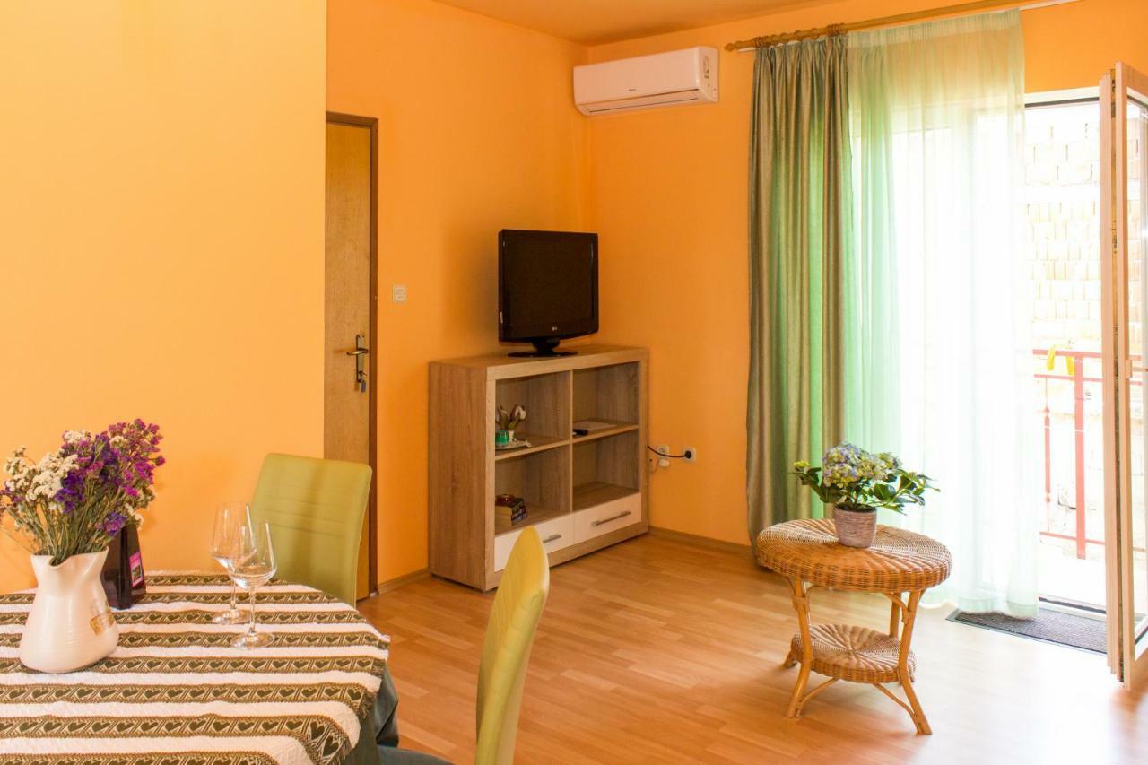 Danja Apartment *